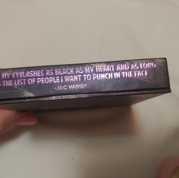 Urban Decay Troublemaker - Picture 2 of 5